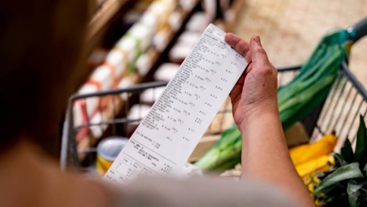 The food and drink inflation rate is at its lowest level since September 2021. Credit: Getty / andresr