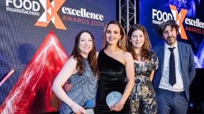 Michelle Laithwaite receiving the Site Team of the Year prize at the 2024 Food Manufacture Excellence Awards