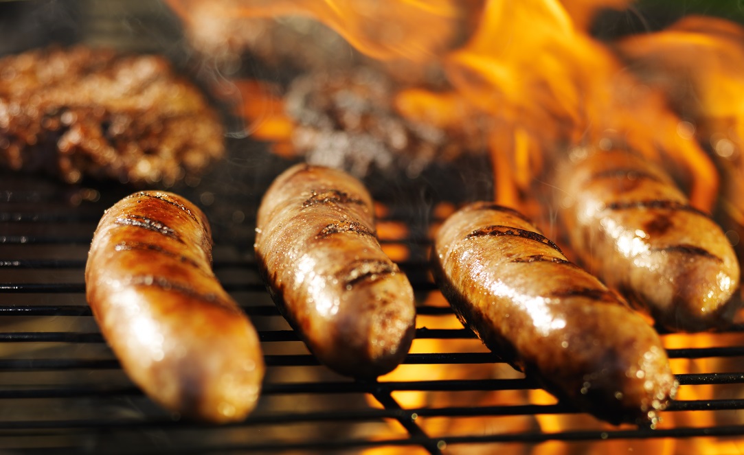 https://www.foodmanufacture.co.uk/var/wrbm_gb_food_pharma/storage/images/publications/food-beverage-nutrition/foodmanufacture.co.uk/article/2022/06/06/sausage-and-burger-trends-foodservice-surges-retail-struggles/15473473-1-eng-GB/Sausage-and-burger-trends-foodservice-surges-retail-struggles.jpg